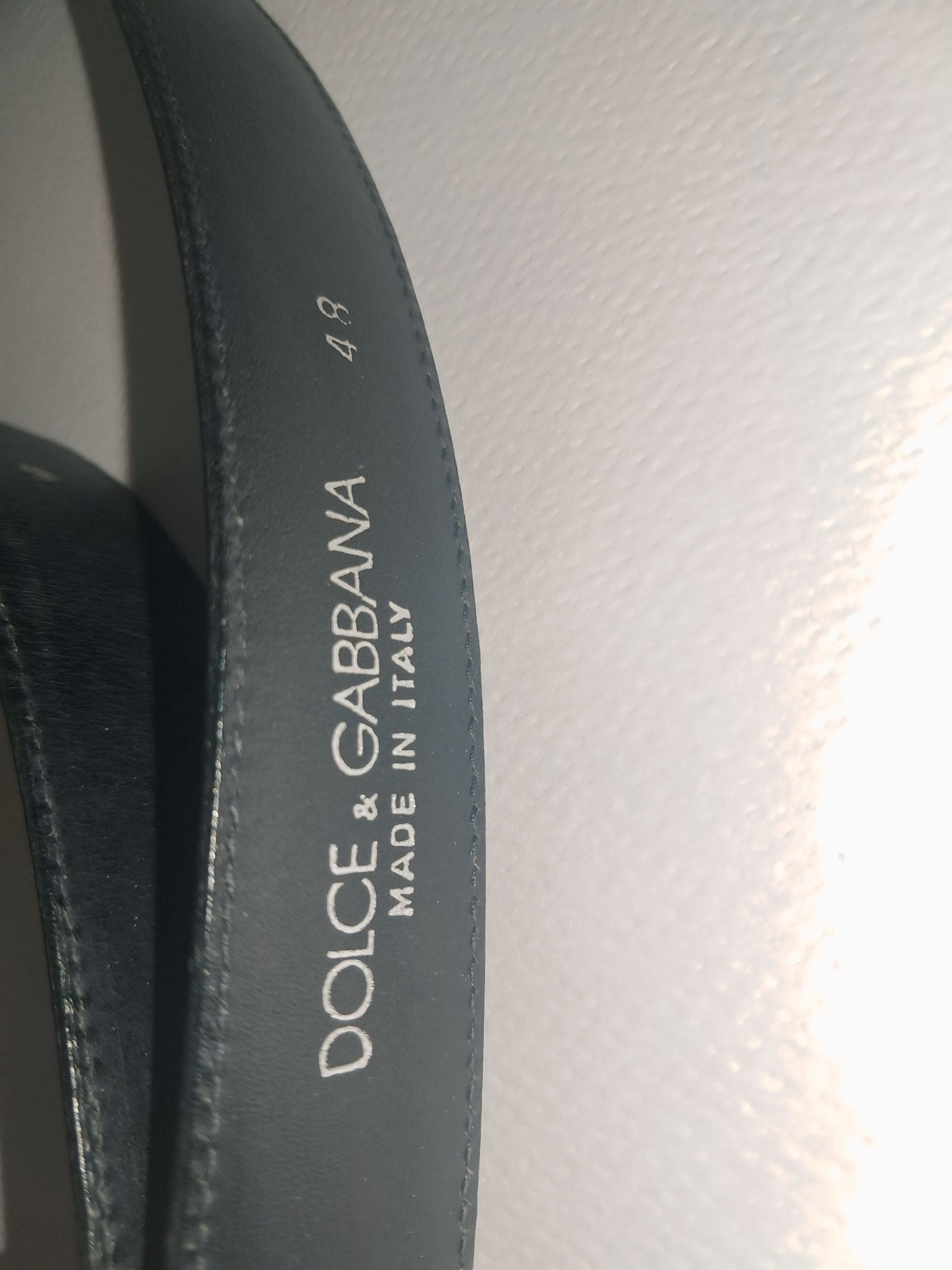 Cintura Dolce & Gabbana Vintage 1997 in Vera Pelle Nera – Taglia 48 – Fibbia Logata – Rara - GEDICO STORE