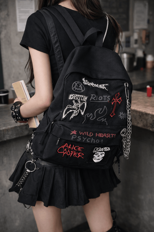 IT 🇮🇹 Zaino Punk Rock Unisex con Patch Stampate e Catena EN 🇬🇧 Unisex Punk Rock Backpack with Printed Patches & Chain - GEDICO STORE