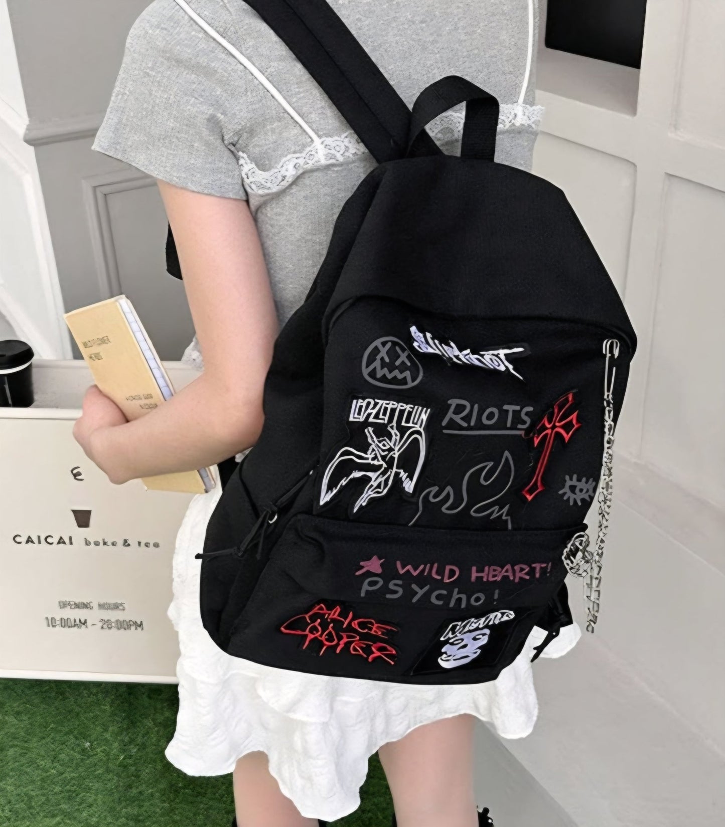 IT 🇮🇹 Zaino Punk Rock Unisex con Patch Stampate e Catena EN 🇬🇧 Unisex Punk Rock Backpack with Printed Patches & Chain - GEDICO STORE