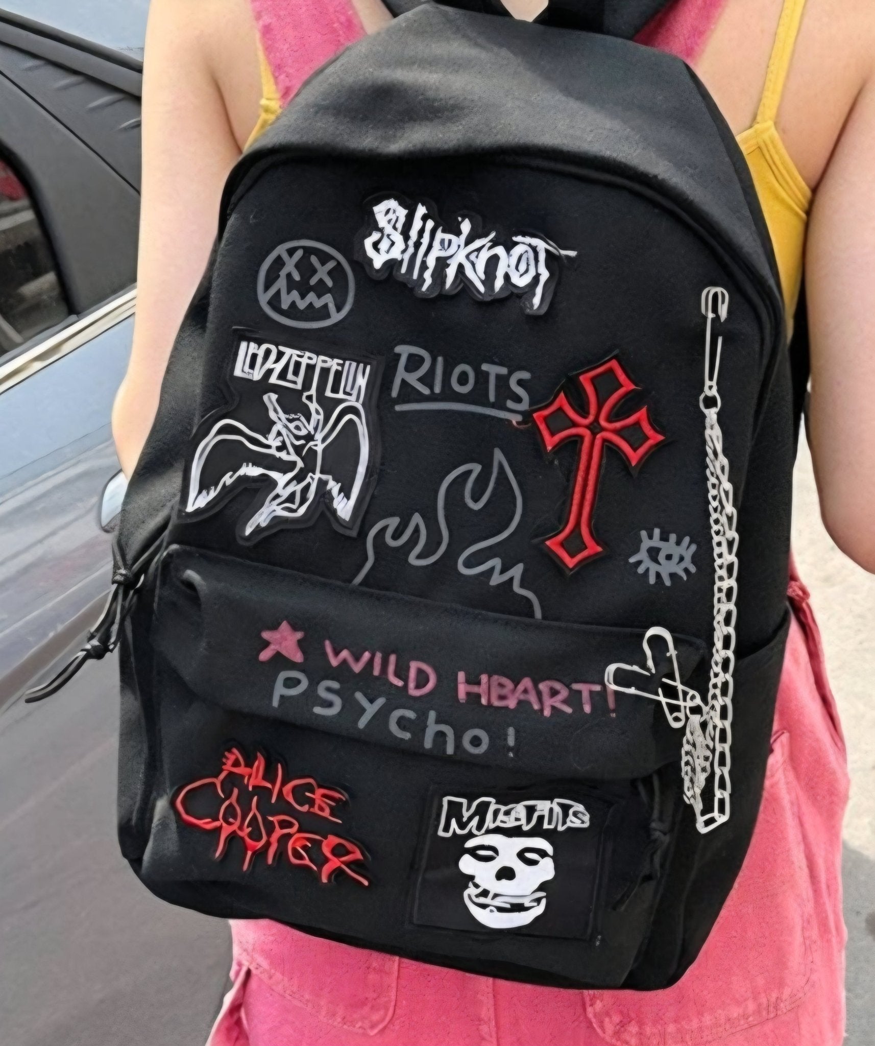 IT 🇮🇹 Zaino Punk Rock Unisex con Patch Stampate e Catena EN 🇬🇧 Unisex Punk Rock Backpack with Printed Patches & Chain - GEDICO STORE