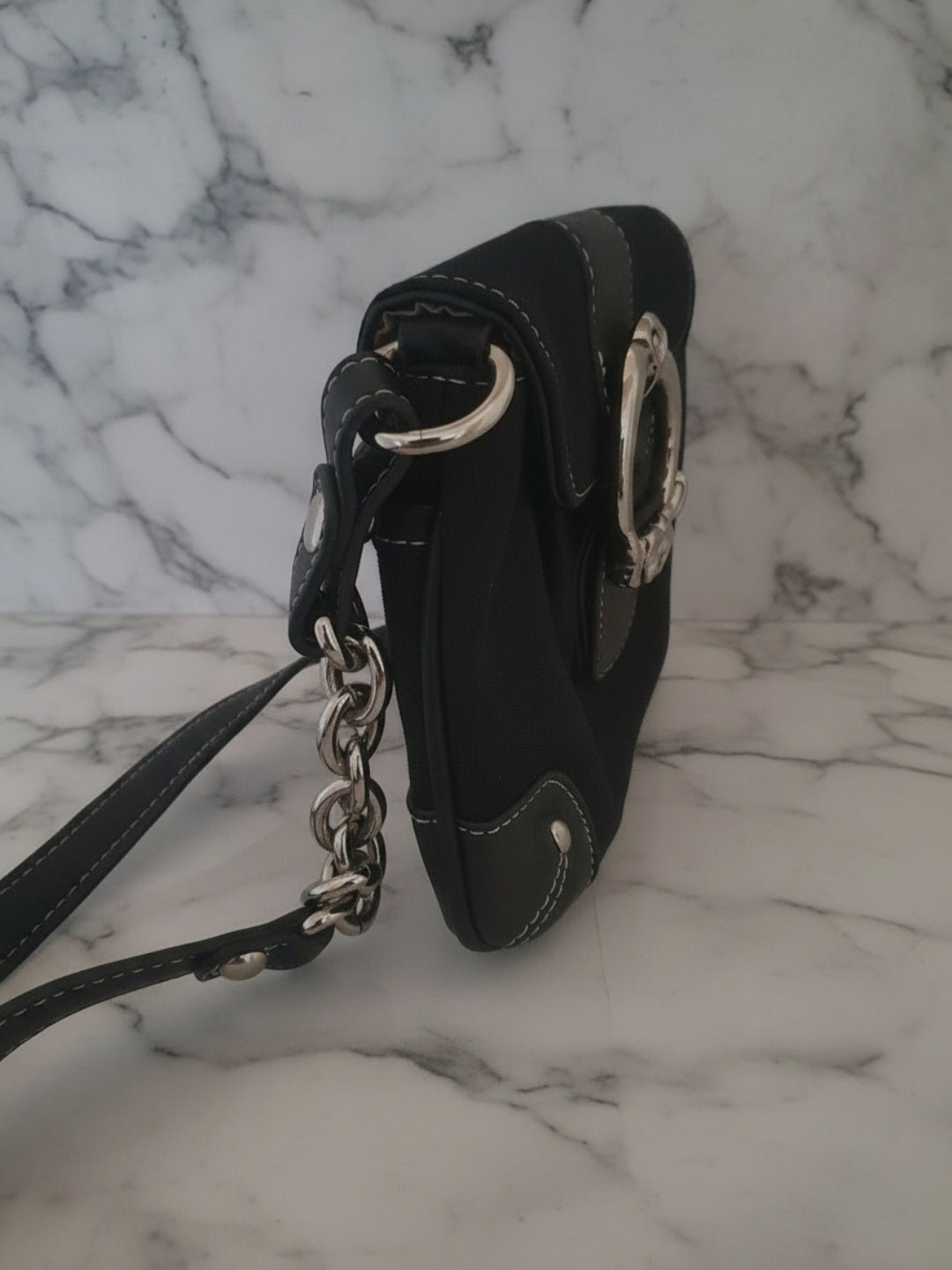 Kathy Van Zeeland Mini Shoulder Bag Y2K – Borsa Nera Vintage con Dettagli in Metallo - GEDICO STORE