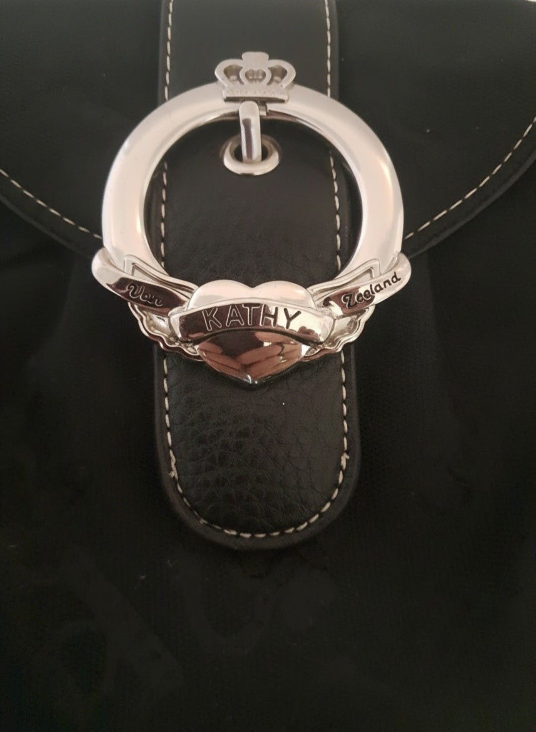 Kathy Van Zeeland Mini Shoulder Bag Y2K – Borsa Nera Vintage con Dettagli in Metallo - GEDICO STORE