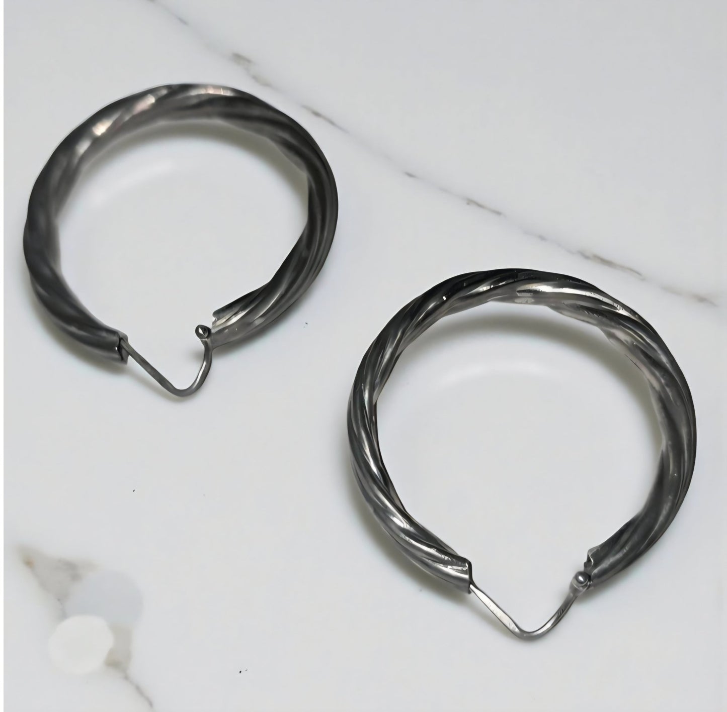 Orecchini a cerchio donna 30mm | Acciaio stile corda minimal - GEDICO STORE