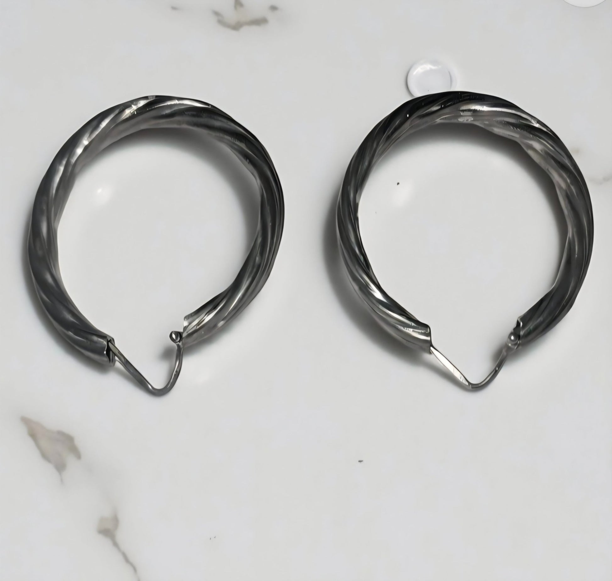 Orecchini a cerchio donna 30mm | Acciaio stile corda minimal - GEDICO STORE