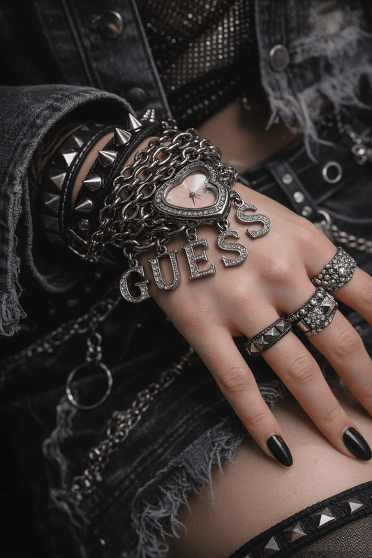 Orologio Guess vintage donna | Catena con ciondolo cuore cristallo Y2K - GEDICO STORE