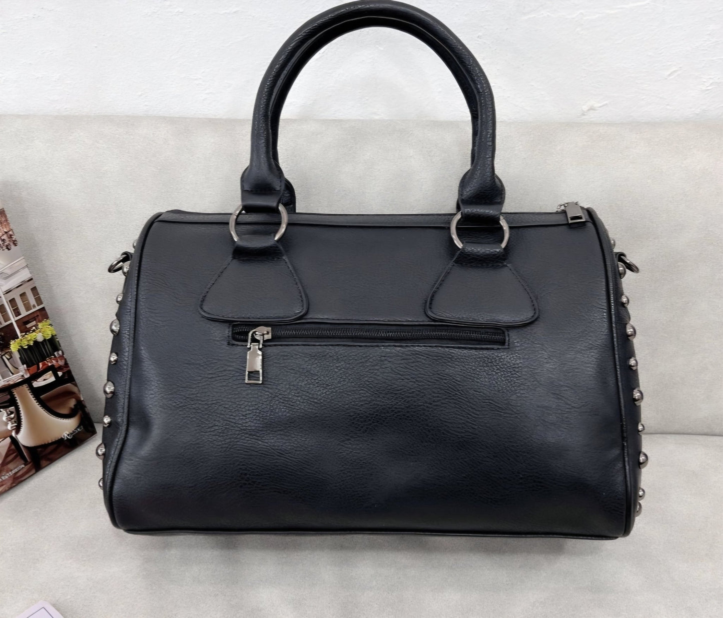 Punk Skull Studded Handbag – Rivet Gothic Shoulder Bag: Borsa Punk con Teschio Borchiato – Handbag Gotica con Rivetti - GEDICO STORE