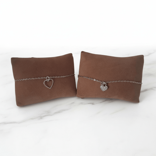 Titolo Set Esclusivo "Dolce Metallo" - Bracciali in Metallo Color Argento con Ciondoli a Cuore e Farfalla - GEDICO STORE